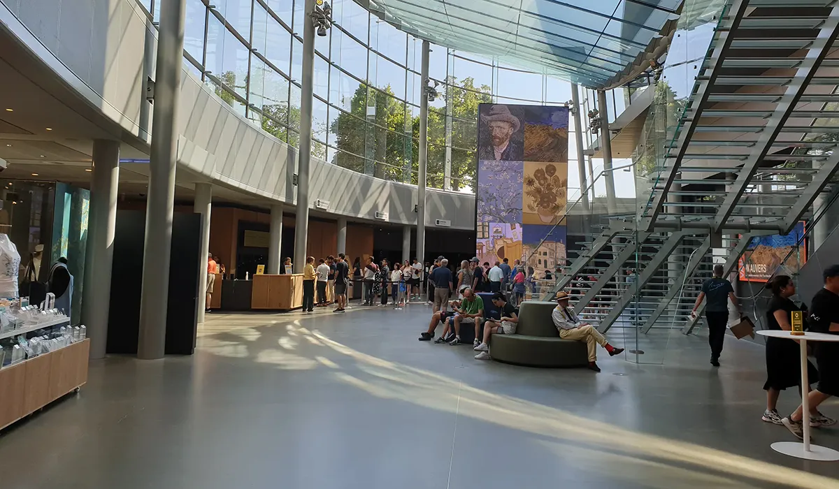 Entrance Van Gogh museum experience, realised by Hypsos