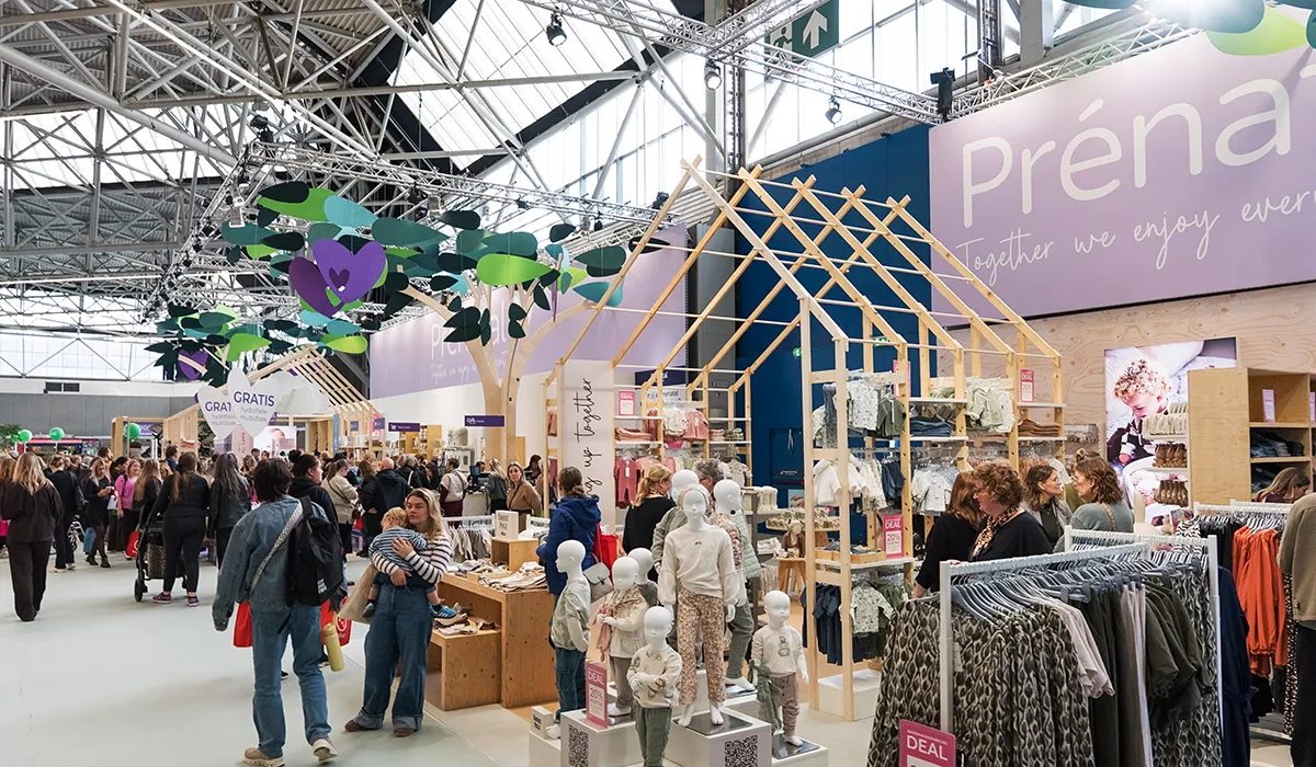 Wide view of the Hypsos exhibition presence for Prénatal at the 9 maanden beurs 2026